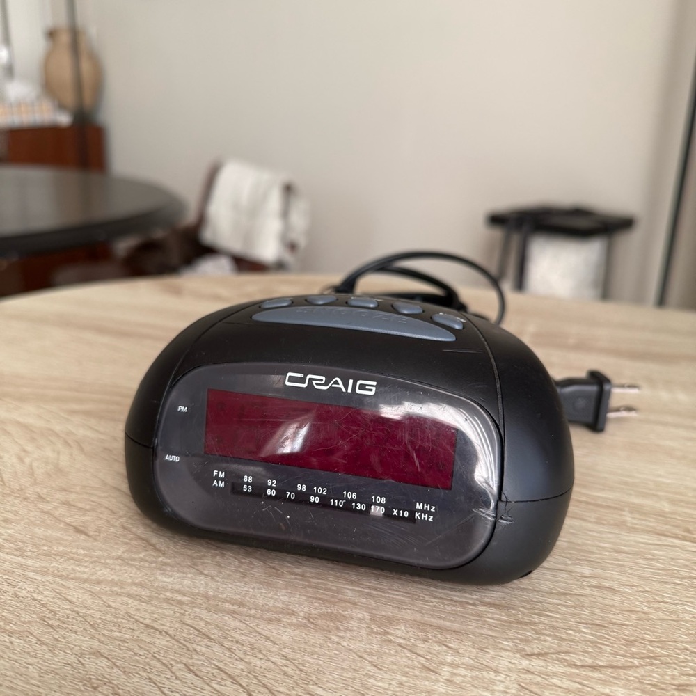 Craig CR45329B Digital AM/FM Dual Alarm Clock Radio vintage works